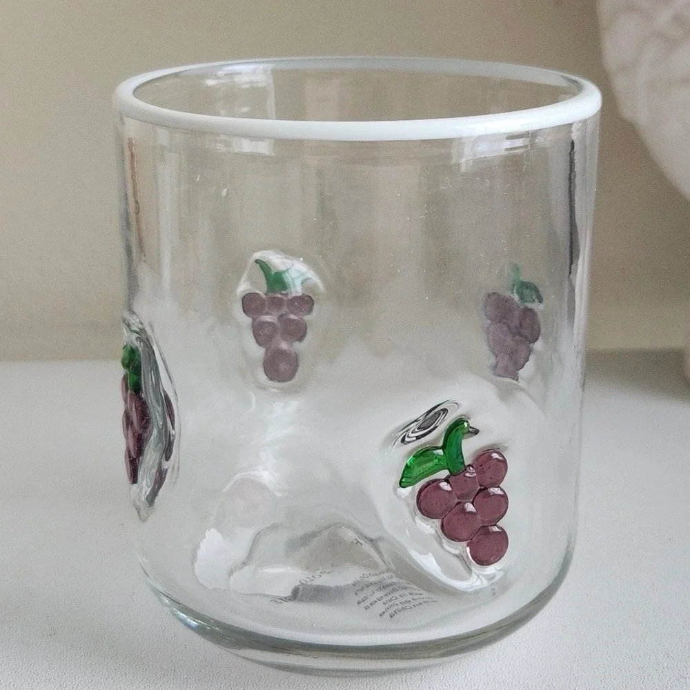 Anthropologie Embossed Grape Icon Juice Glass White Rim Clear Tumbler‎ Motif